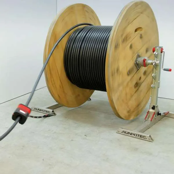 RM35 Digitalni merač kablova 